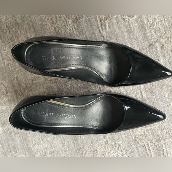 Stuart Weitzman Black Patent Leather Pump with Clear Heel - Picture 6 of 8